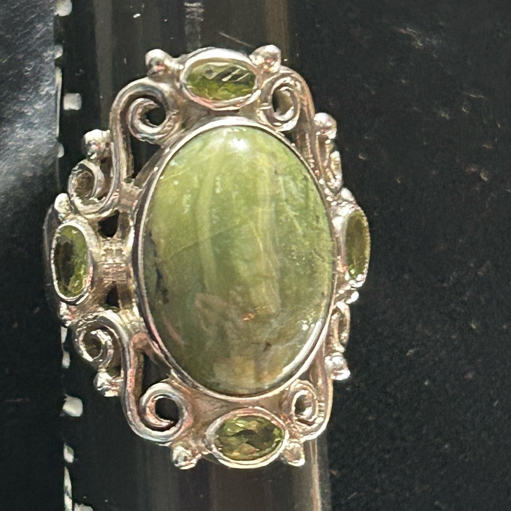 #36 Vintage Himalayan Gems, Green Labradorite & Peridot Ring, SZ 7 3/4, in box